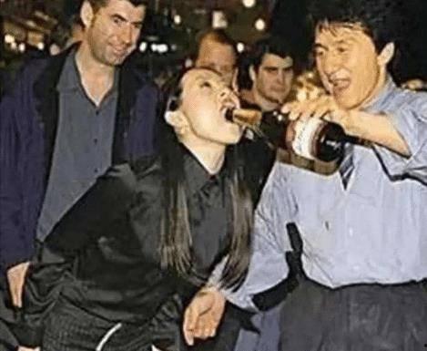 娱乐圈爆料酒,揭秘明星背后的真实故事 第3张 娱乐圈爆料酒,揭秘明星背后的真实故事 第3张
