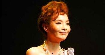 娱乐吃瓜女主持人,女主持人的麻辣人生 第2张 娱乐吃瓜女主持人,女主持人的麻辣人生 第2张