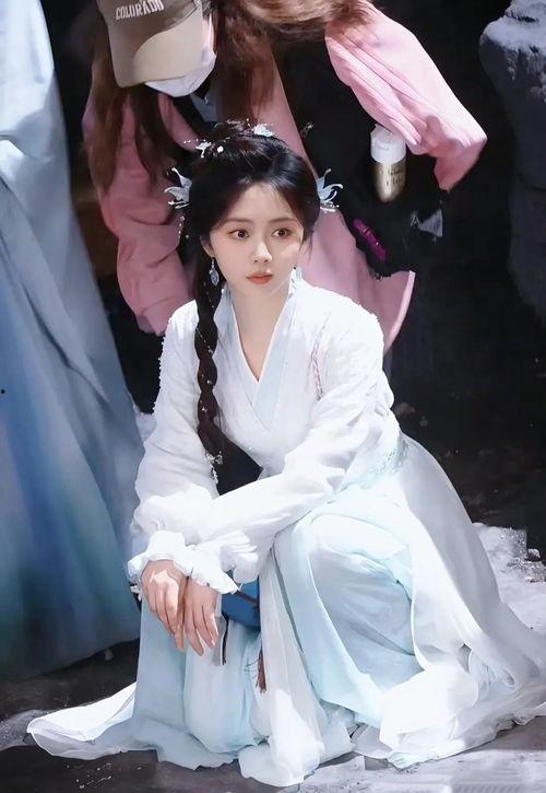 圈内爆料谭松韵古装视频,穿越时空的美人  第2张