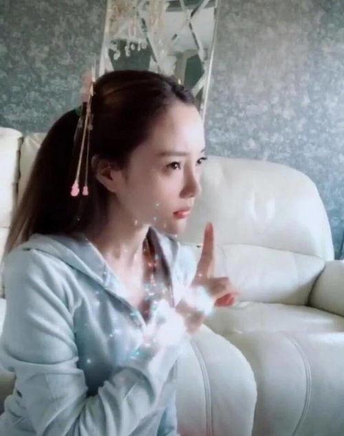 贾乃亮爆料出道视频,揭秘初舞台的青涩与成长  第3张