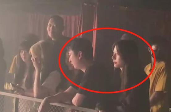 吃瓜网红姐弟是谁啊图片,吃瓜网红姐弟背后的故事  第2张